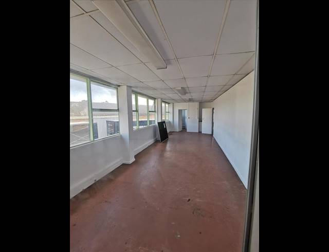 213M² OFFICE TO LET IN AIRPORT INDUSTRIA